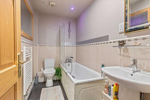 3 Walhatch Close, Forest Row, RH18 5GT