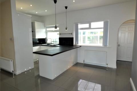 3 bedroom bungalow to rent, Hutton Road, Bradford, West Yorkshire, BD5