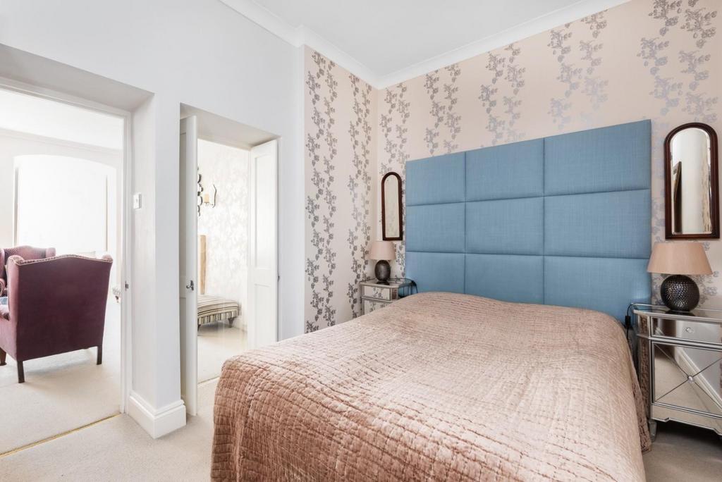 29 A Royal Crescent, Bath BA1 2 LT-15.jpg