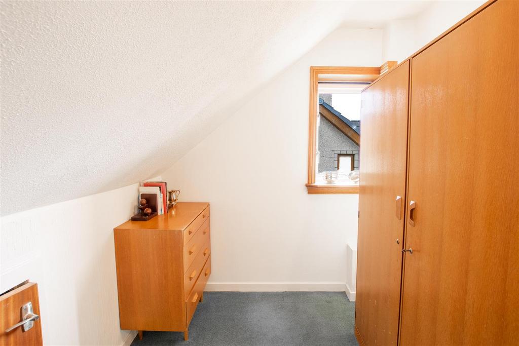 Mainbedroom.wardrobe .jpg