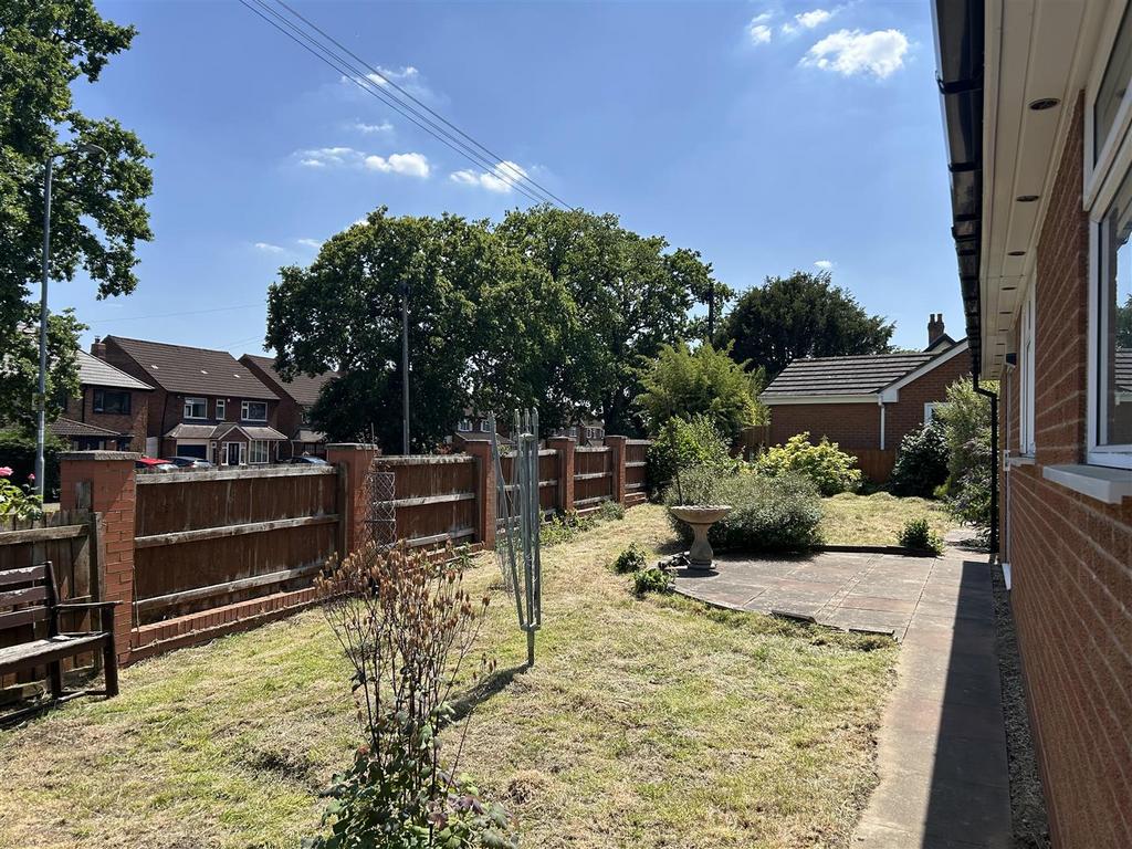 HOLLYWOOD GARDENS 6 GARDEN.jpg