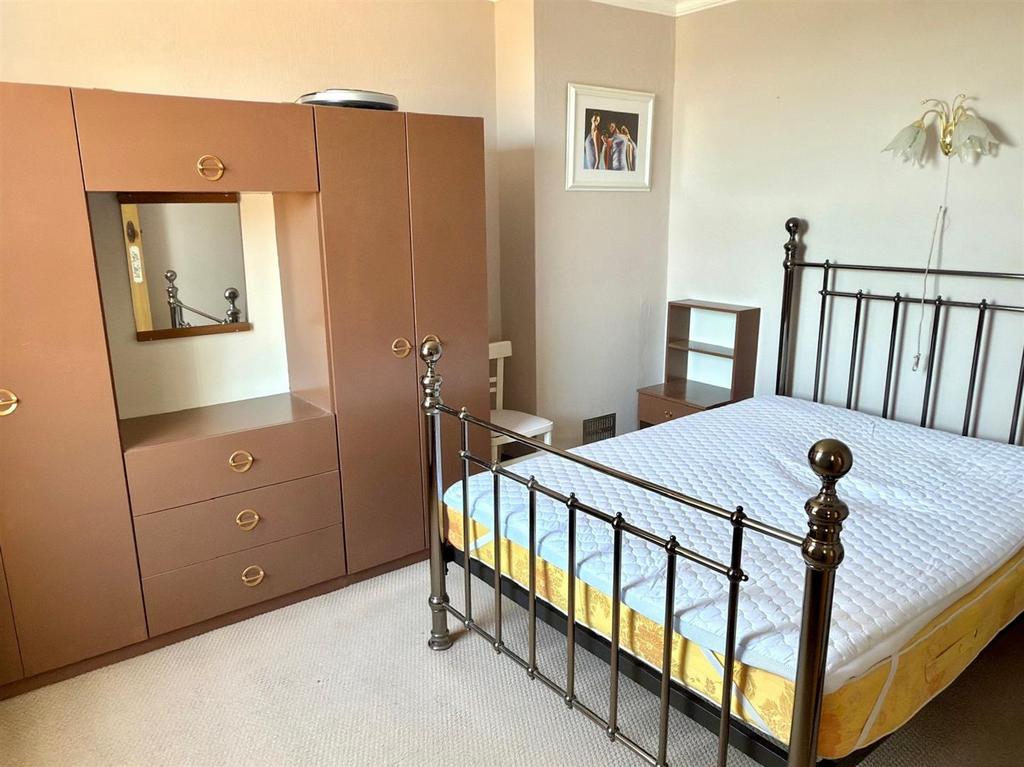 BED 1.jpg