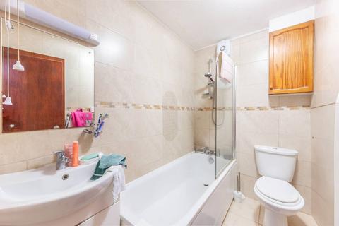 1 bedroom maisonette to rent, Bramble Close, Stanmore, HA7