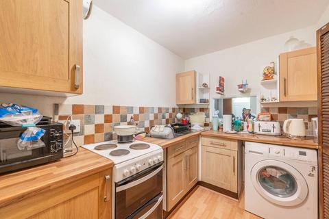 1 bedroom maisonette to rent, Bramble Close, Stanmore, HA7