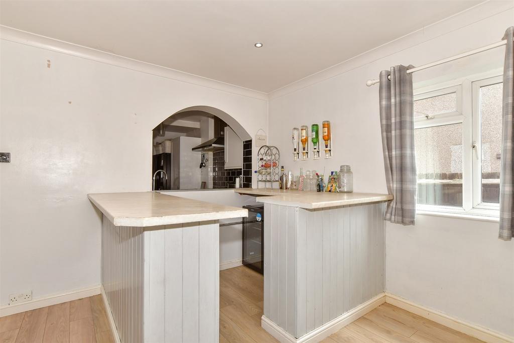 Dining Area/Bar
