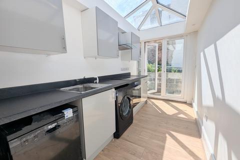 1 bedroom flat for sale, Flat C, 272 Church Road, St. George, Bristol, Bristol BS5 8AH