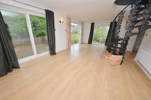 undefined, Nyth Gwennol, Saundersfoot, Pembrokeshire