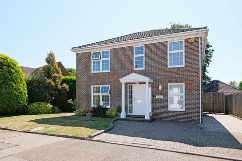 Wychwood Walk, Aldwick, Bognor Regis, West Sussex PO21