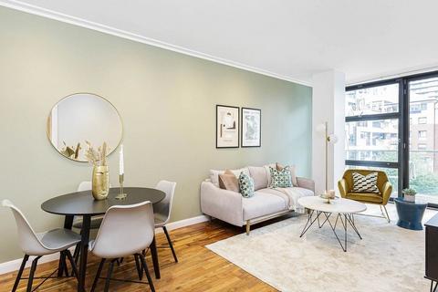 2 bedroom flat to rent,  2 South Quay Square, Canary Wharf E14