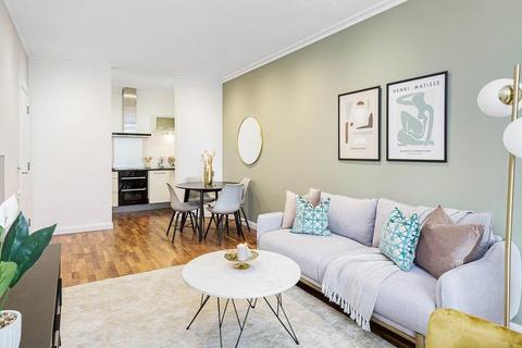 2 bedroom flat to rent,  2 South Quay Square, Canary Wharf E14