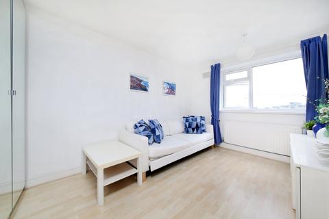 2 bedroom flat for sale, Lindsay Court, Battersea High Street, London