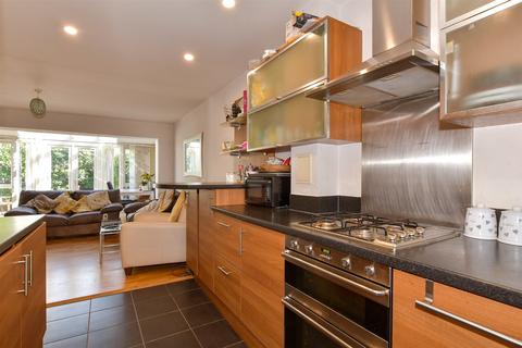 21 Park Lane, Greenhithe, DA9 9RZ