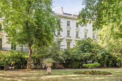 2 bedroom flat for sale, Peters Court, Porchester Road, London, W2