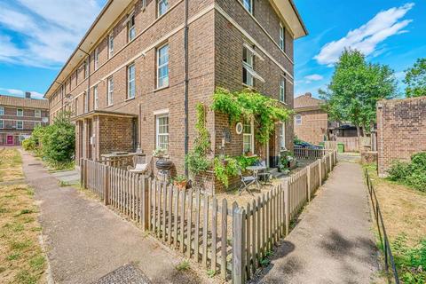 1 bedroom flat for sale, Fulthorp Road, London SE3