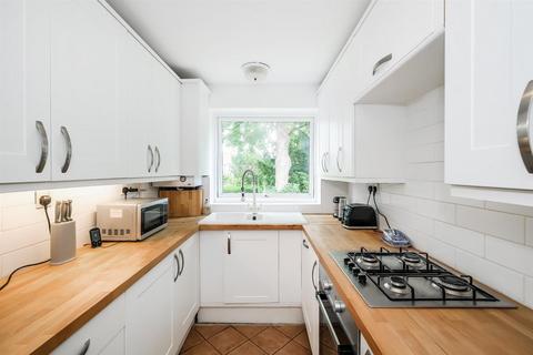 2 bedroom flat for sale, Greenhill, High Road, Buckhurst Hill