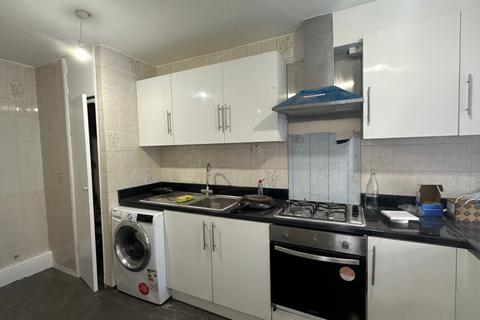 4 bedroom duplex to rent, Yarrow House, London, E14