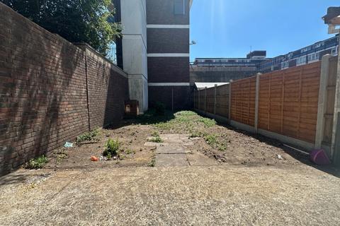 4 bedroom duplex to rent, Yarrow House, London, E14