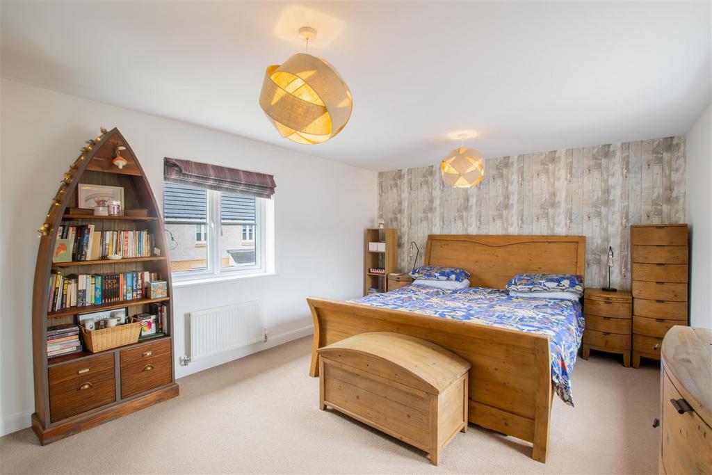 Main.bedroom.jpg