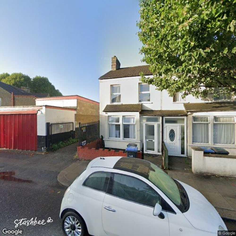 Carterhatch Road, Enfield EN3 Garage - £108 pcm (£25 pw)