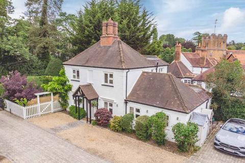 Centre House Windmill Road, Fulmer, Slough, SL3 6HD