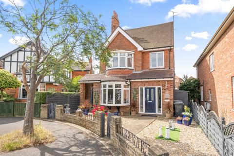 6 bedroom detached house for sale, Glentworth Crescent, Skegness PE25