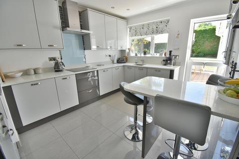 2 bedroom detached bungalow for sale, Meadow Close, West Parley, Ferndown, BH22