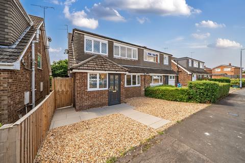 3 bedroom semi-detached house for sale, Maple Way, Dunstable LU6