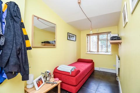 2 bedroom flat to rent, Gladsmuir Road, Whitehall Park, London, N19
