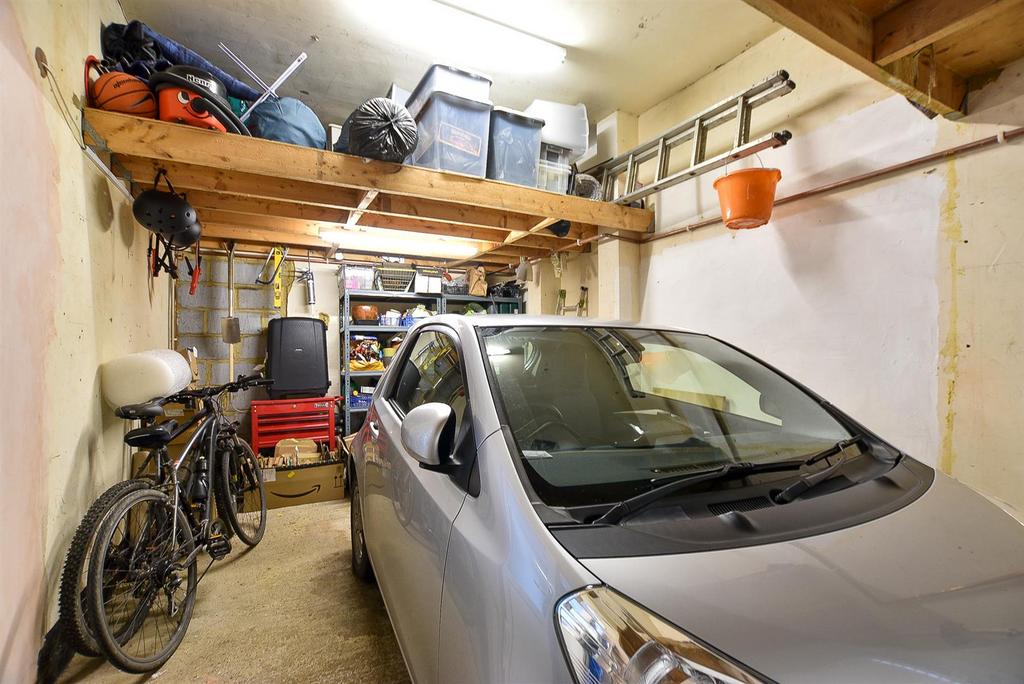 # Garage.jpg