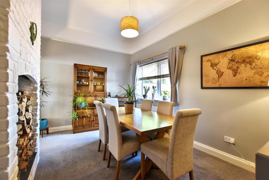 Dining Room..JPG