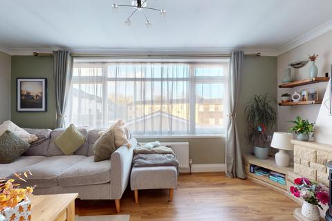 3 bedroom apartment to rent, Gilda Parade, Bristol BS14