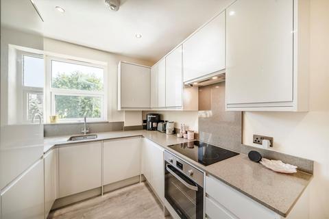 21b Moring Road, Tooting, London, SW17 8DN