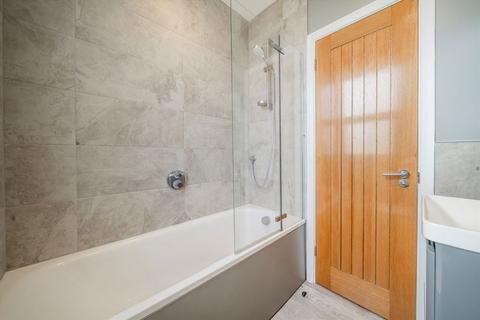 21b Moring Road, Tooting, London, SW17 8DN