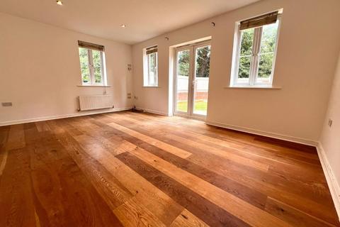 10 Acorn Close, Northampton, NN5 4BD