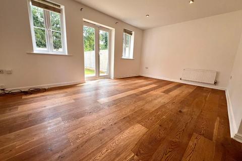 10 Acorn Close, Northampton, NN5 4BD