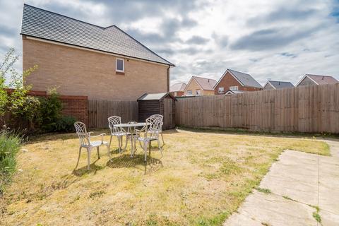 3 bedroom detached house for sale, Shackleton Grove, Leighton Buzzard, LU7
