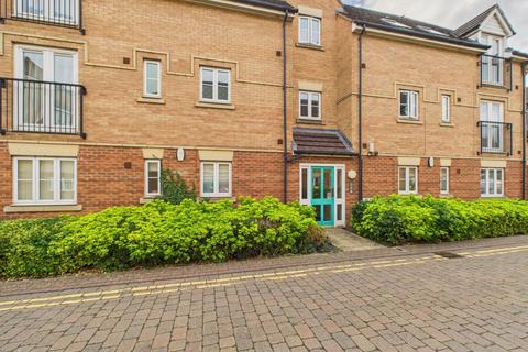2 bedroom apartment to rent, Queen's Walk, Peterborough PE2