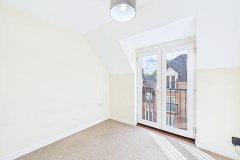 2 bedroom apartment to rent, Queen's Walk, Peterborough PE2
