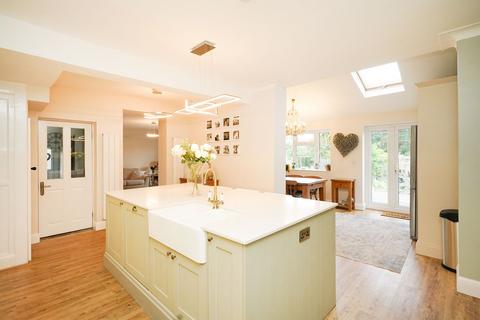 8 Warminster Place, Sheffield, S8 8PU