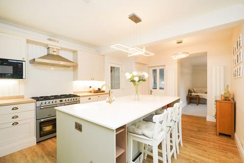 8 Warminster Place, Sheffield, S8 8PU