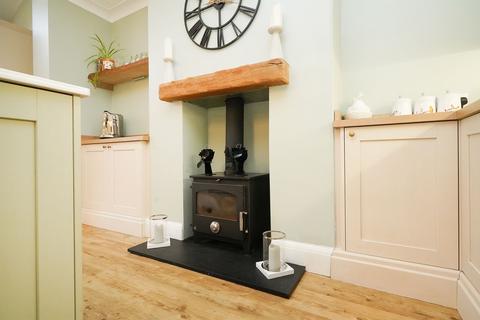8 Warminster Place, Sheffield, S8 8PU