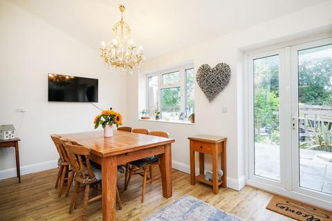 8 Warminster Place, Sheffield, S8 8PU