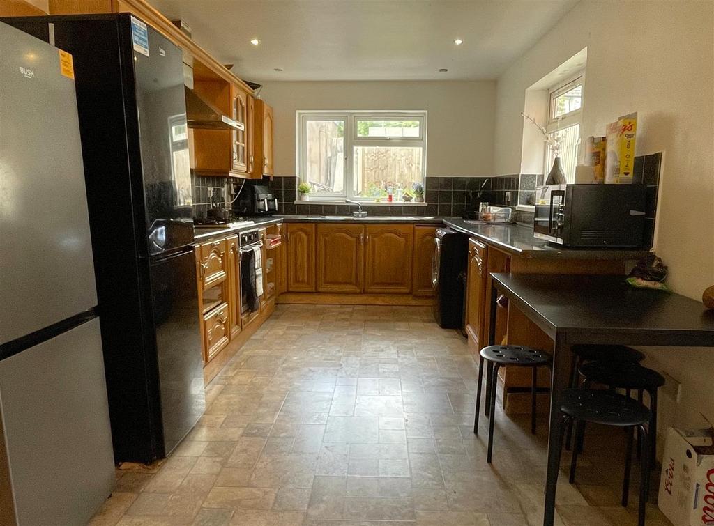 Kitchen1.JPG