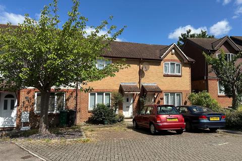 3 bedroom terraced house for sale, Abbots Rise, Redhill