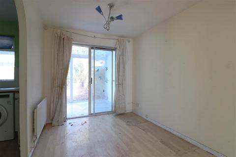3 bedroom terraced house for sale, Abbots Rise, Redhill
