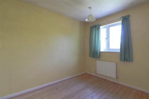 19 Abbots Rise, Redhill, RH1 1LL