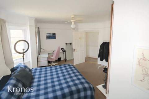 2 bedroom flat for sale, Nether Street, N3