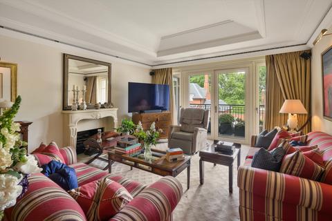 2 bedroom flat for sale, Palace Green, London, W8