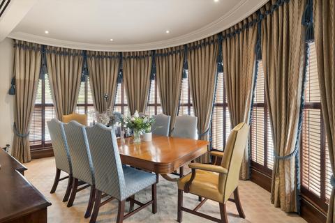 2 bedroom flat for sale, Palace Green, London, W8