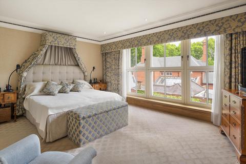 2 bedroom flat for sale, Palace Green, London, W8